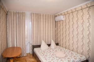 Квартира 1 room Apartment on str. Ukrainskaya 34