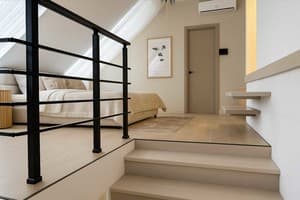 двухэтажная в отдельно стоящем доме, на ул. Первая Литейная 37 3