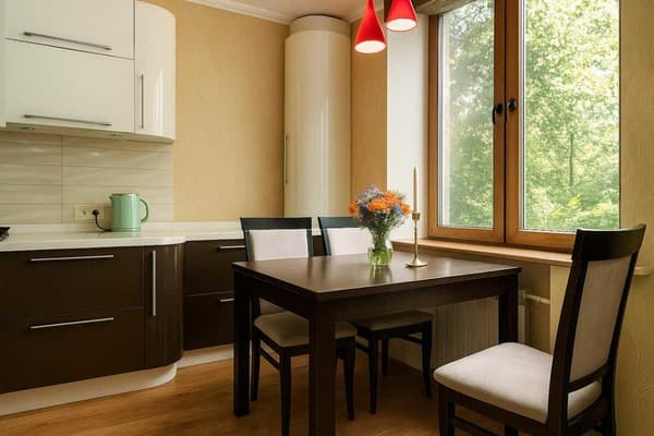 двухкомнатная возле Запорожской площади 6