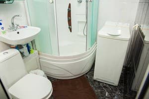 ул. Независимой Украины 63/13 4